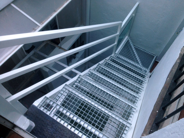 ESCALERA TRAMEX CERCADOS ONLINE - Cercados Online