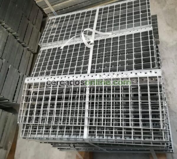 Peldaño Tramex Abocard. 700x240 mm Galvanizado